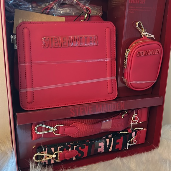 NIB Steve Madden Red (Evelyn) Gift Set - Special Edition - Christmas Gift 🎁 - Picture 7 of 13